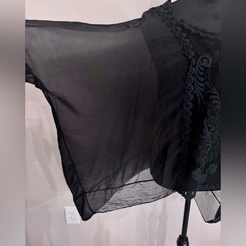Elegant Black Sheer Women's Top ~ Italy with Dolman Sleeves - Picture 6 of 9